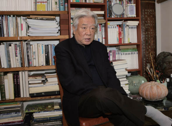 『마당 깊은 집』을 쓴 작가 김원일