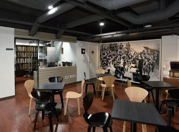 향촌문화관 내의 음악감상실 녹향